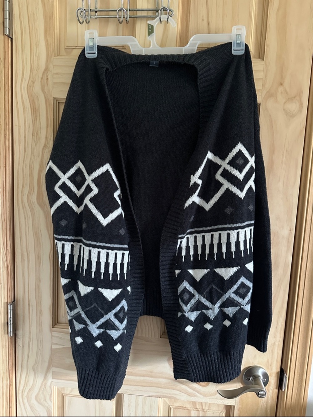 Women’s Old Navy Size Large Black and White Geometric Open-Front Cardigan